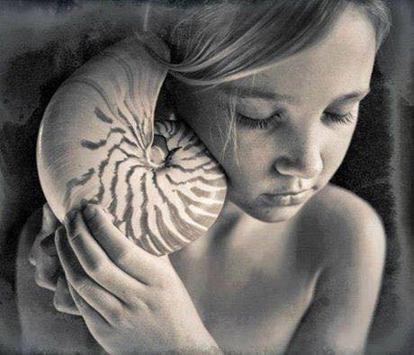 Marion an Bruecke in Mindelo